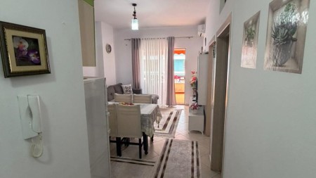 Ne Paskuqan, Shitet Apartament 1+1 Me Planimetri Te Rregullt Dhe Te Bollshme!!!