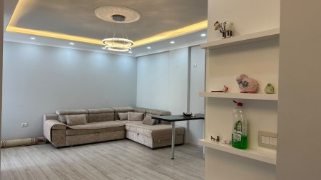 Ne Fresk, Shitet Apartament 2+1, Me Planimetri Perfekte !!