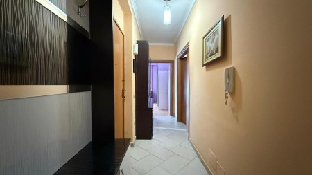 Ne Don Bosko, Shitet Apartament 2+1+2, Me Hapesira Te Bollshme Dhe Orientim Perfekt !!