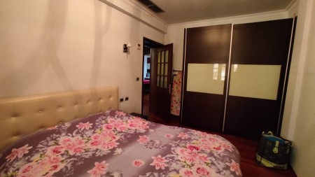 Ne Bllok, Jepet Me Qira Apartament 1+1, I Mobiluar !!