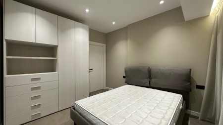 Tek Ambasador 3, Jepet Me Qira Super Apartament 2+1+2 I Mobiluar Me Post Parkimi !!!