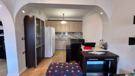Prane Siri Kodres, Shitet Apartament 2+1 I Mobiluar!!!