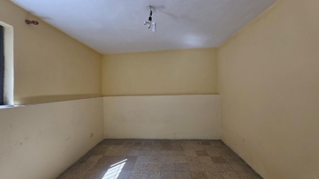 Okazion!! Prane Shkolles se Kuqe, Shitet Shtepi Private, Ne Lokacion Perfekt !!
