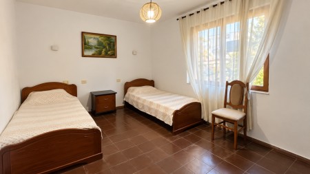 Ne Porcelan, Shitet Apartament 3+1 I Bollshem !!!