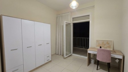 Tek Kopshti Zoologjik, Jepet Me Qira Apartament 2+1+2 Me Pamje Fantastike !