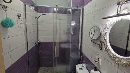 Tek Liqeni I Thate, Shitet Super Apartament 2+1+2 Me Cmim Okazion !!