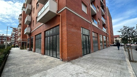 Ne Astir, Jepet Me Qira Njesi Komerciale Ne Rezidencen Green City!