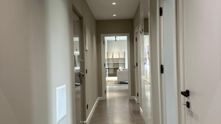 Tek Ambasador 3, Jepet Me Qira Super Apartament 2+1+2 I Mobiluar Me Post Parkimi !!!