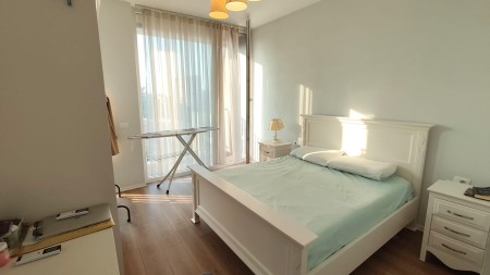 Tek Rezidenca Emi 6, Shitet Super Apartament 2+1+2 Me Hapesira Te Bollshme!!