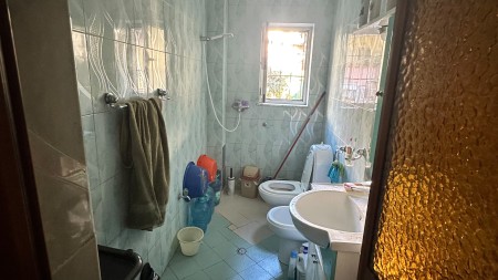 Tek Stadiumi Dinamo, Shitet Apartament 2+1 Per Biznes !!