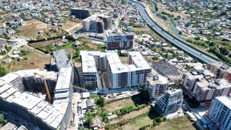Okazion Kleringu !! Tek "Space City", Shitet Apartament 1+1, Me Planimetri Te Rregullt !!!