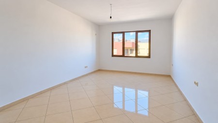 Ne Astir Tek Bar Bohemi, Jepet Me Qira Apartament 2+1+2, Ideal Per Banim !!!