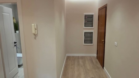 Tek Stadiumi Air Albania, Jepet Me Qira Per Zyra Super Apartament 2+1, Me Planimetri Dhe Location Perfekt Dhe Post Parkimi !!!
