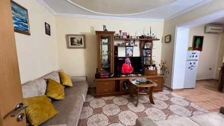 Tek Vasil Shanto, Shitet Apartament 2+1 Ideal per Banim!!!