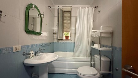 Ne Don Bosko, Shitet Apartament 2+1+2, Me Hapesira Te Bollshme Dhe Orientim Perfekt !!