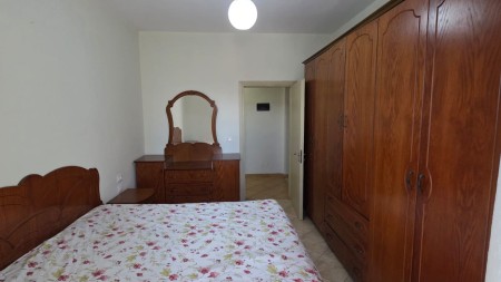 Tek Tregu i Ri Elektrik, Shitet Apartament 1+1, Ideal Per Banim Dhe Investim !!!