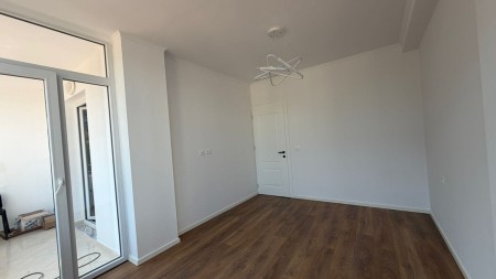 Ne Laprake, Shitet Super Apartament 1+1, Me Orientim Perfekt !!!