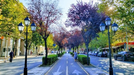 Buze Rruges Se Kavajes, Shitet Apartament 2+1, Me Lokacion Perfekt Per Banim Dhe Per Investim !!