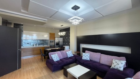 Ne Astir, Shitet Apartament 2+1 Me Hapesira Te Bollshme!!