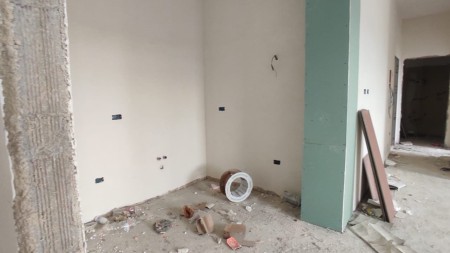 Ne Fillim Te Bulevardit Te Ri Tek Kompleksi Novus, Shitet Apartament 2+1 Me Verande!!!