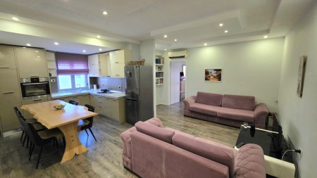 Ne Selite, Prane Universitetit Barleti, Shitet Super Apartament 2+1, Ideal Per Banim Dhe Investim !!!