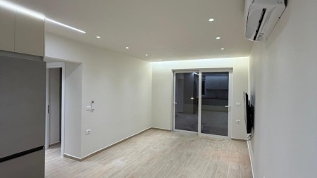 Ne Sarande, Prane Komisariatit Te Policise, Shitet Super Apartament 1+1 Me Lokacion Perfekt !!!