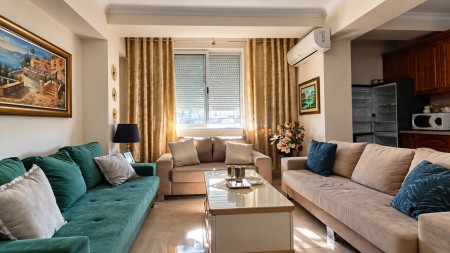 Tek Oxhaku, Jepet Me Qira, Apartament 2+1 Me Hapesira Te Bollshme !!!