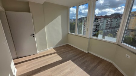 Tek Komuna E Parisit, Shitet Apartament 1+1 Ideal Per Investim !!!