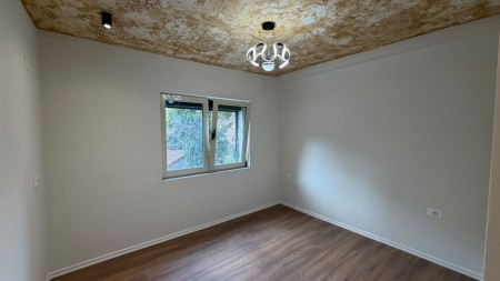 Prane Mine Pezes, Shitet Apartament 1+1 Perfekte Per Investim!!
