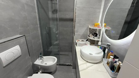 Ne Fresk, Shitet Apartament 1+1, Gati Per Banim!!!