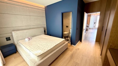 Tek 5-Maji, Jepet Me Qira Super Apartament 2+1+2, Me Verande Dhe Post Parkimi!!