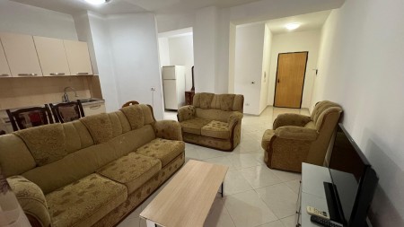 Ne Porcelan, Shitet Apartament 1+1 Me Orientim Perfekt!!