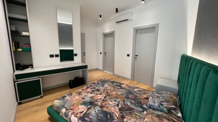 Tek Liqeni I Thate, Shitet Apartament 2+1 Totalisht I Investuar!!!