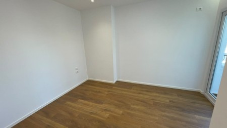 Tek Mozaiku I Tiranes, Shitet Super Apartament 1+1 Me Planimetri Te Rregullt Dhe Lokacion Perfekt !!