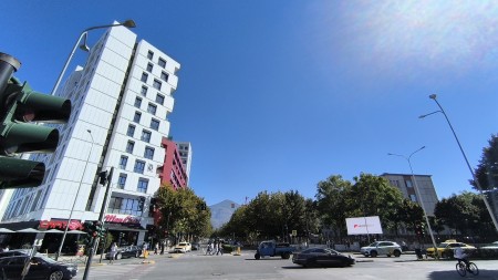 Okazion Kleringu, Tek Farmacia 10, Shitet Apartament 1+1 Ne Ndertim Te Ri !!!