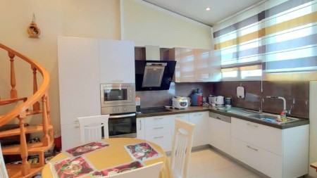 Ne Fresk, Shitet Super Apartament 2+1+Garazhd, Totalisht I Investuar !!