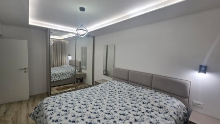 Tek Brryli, Shitet Apartament 2+1, Mundesi Per Investim !!