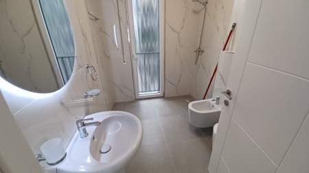 Ne Astir, Jepet Me Qira Apartament 2+1+2+Post Parkimi, Me Hapesira Te Bollshme!!!