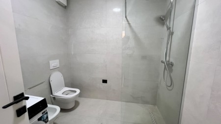 Tek Kompleksi Paralel Living, Shitet Apartament 1+1,  I mobiluar !!!