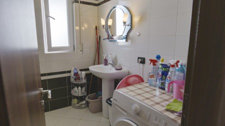 Ne Vlore, Tek Uji I Ftohte, Shitet Apartament 2+1 Me Pamje Nga Deti !!!