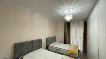 Tek Liqeni I Thate, Jepet Me Qira Apartament 2+1+2, Me 2 Poste Parkimi Te Perfshira Ne Cmim!!!