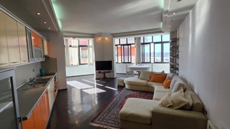 Tek Kodra e Diellit, Shitet Super Apartament 2+1, Me Location Perfekt !!