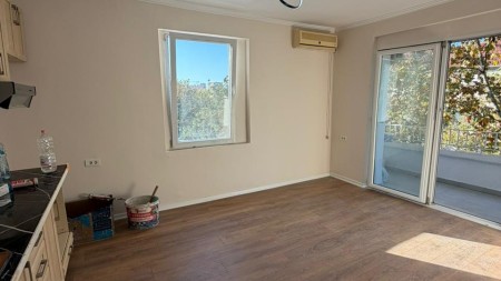 Perballe Harry Fultz, Shitet Apartament 2+1 I Investuar Totalisht!!!