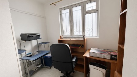 Ne Myslym Shyri, Jepet Me Qira Apartament 2+1, Me Lokacion Perfekt Dhe 2 Poste Parkimi !!