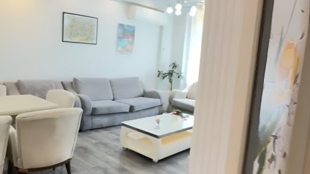 Tek Kopshti Zoologjik, Shitet Super Apartament 2+1+2 Me Planimetri Dhe Orientim Perfekt !!!