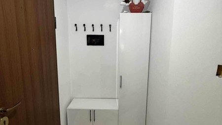 Ne Astir, Jepet Me Qira Apartament 2+1+2, Me Post Parkimi!!