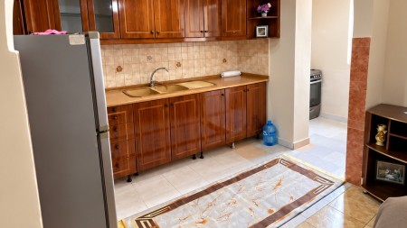 Prane Ambasades Amerikane, Shitet Apartament 2+1, Mundesi Ideale Investimi !!