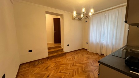Tek Shkolla Baletit, Jepet Me Qira Apartament 1+1 i Investuar!!!