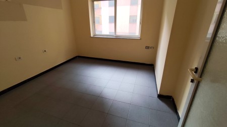 Ne Myslym Shyri, Shitet Apartament 3+1 Me Planimetri Perfekte!!