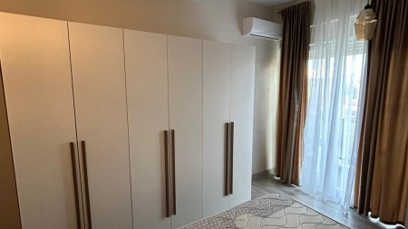 Ne Xhamllik, Jepet Me Qira Apartament 1+1 Totalisht I Investuar!!
